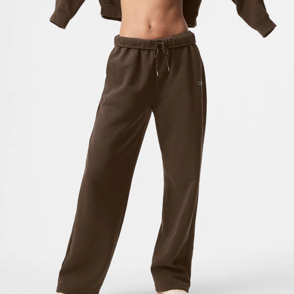 ALO Straight Leg Accolade Sweats